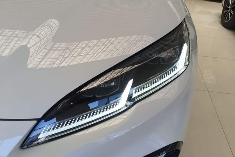 Used BYD Seal 06 New Energy 2025 DM-i Smart Drive 120KM Prestige Model Left Front Headlight