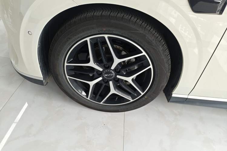 Used BYD Seal 06 New Energy 2025 EV 545KM Flagship Edition Left Front Wheel Hub