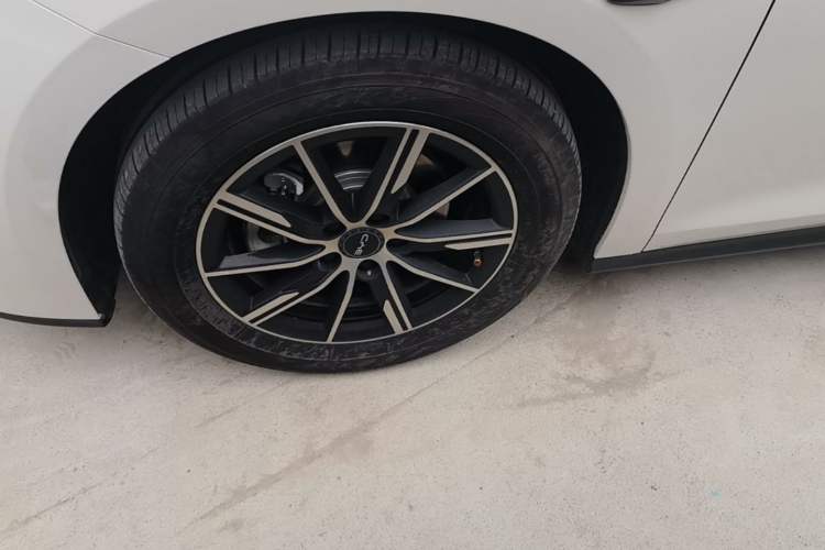 Used BYD Seal 06 New Energy 2025 DM-i Smart Drive 120KM Deluxe Model Left Front Wheel Hub