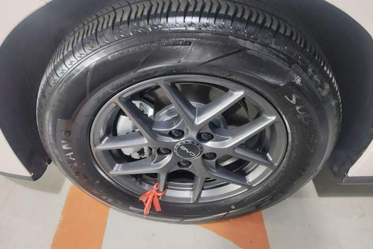 Used BYD Seal 06 New Energy 2025 DM-i Smart Drive 80KM Luxury Model Left Front Wheel Hub