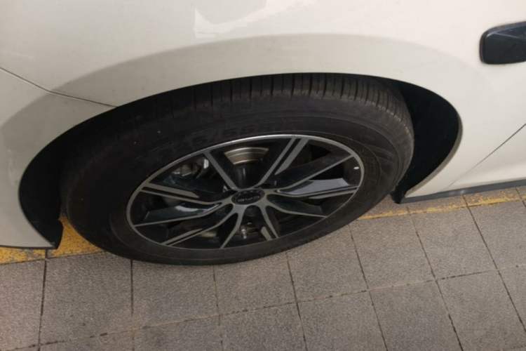 Used BYD Seal 06 New Energy 2025 DM-i Smart Drive 120KM Deluxe Model Left Front Wheel Hub