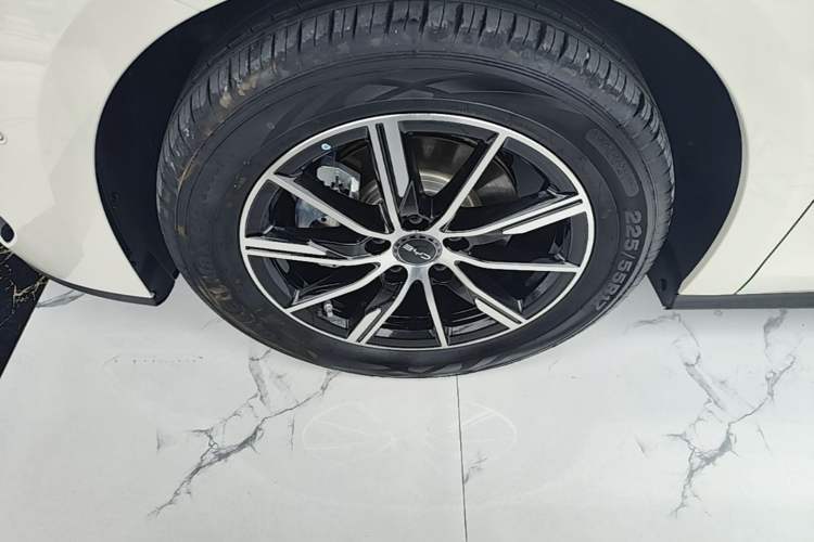 Used BYD Seal 06 New Energy 2025 DM-i Smart Drive 120KM Deluxe Model Left Front Wheel Hub