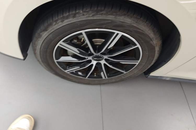 Used BYD Seal 06 New Energy 2025 DM-i Smart Drive 120KM Prestige Model Left Front Wheel Hub