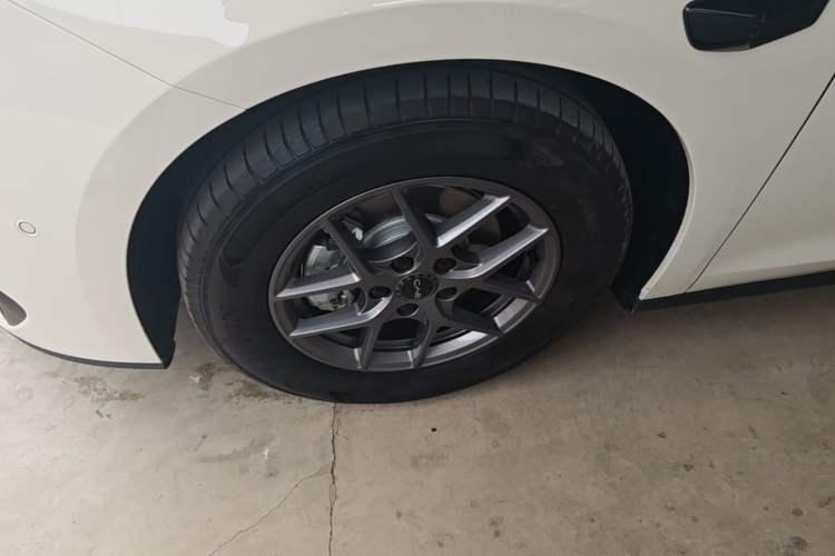 Used BYD Seal 06 New Energy 2025 DM-i Smart Drive 80KM Luxury Model Left Front Wheel Hub