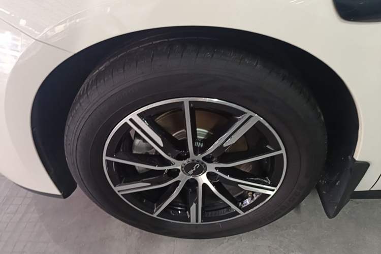Used BYD Seal 06 New Energy 2025 DM-i Smart Drive 120KM Deluxe Model Left Front Wheel Hub