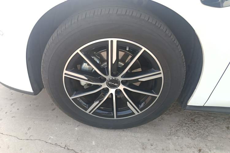 Used BYD Seal 06 New Energy 2025 DM-i Smart Drive 120KM Deluxe Model Left Front Wheel Hub