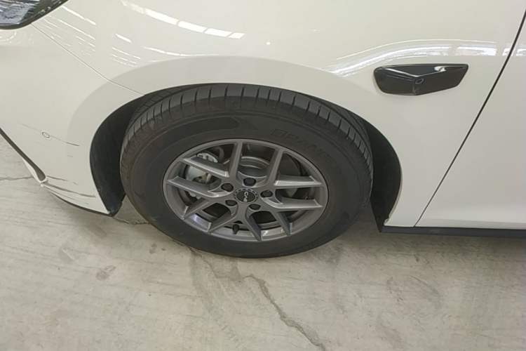 Used BYD Seal 06 New Energy 2025 DM-i Smart Drive 80KM Luxury Model Left Front Wheel Hub