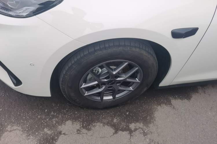 Used BYD Seal 06 New Energy 2025 DM-i Smart Drive 80KM Luxury Model Left Front Wheel Hub