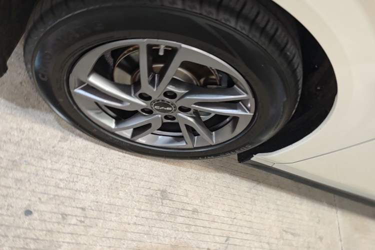 Used BYD Seal 06 New Energy 2025 EV 545KM Premium Edition Left Front Wheel Hub