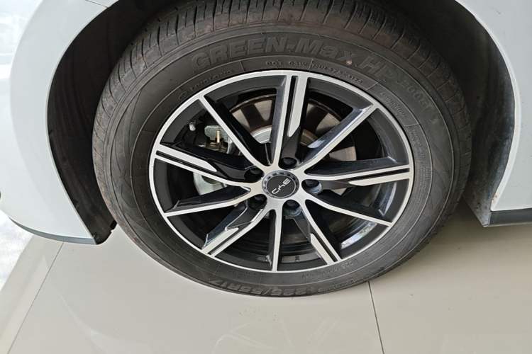 Used BYD Seal 06 New Energy 2025 DM-i Smart Drive 120KM Deluxe Model Left Front Wheel Hub