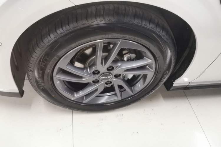 Used BYD Seal 06 New Energy 2025 EV 470KM Prestige Edition Left Front Wheel Hub