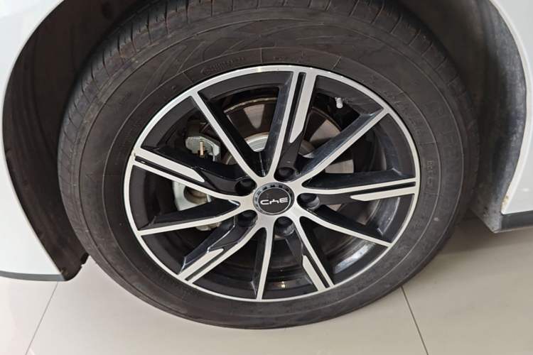 Used BYD Seal 06 New Energy 2025 DM-i Smart Drive 120KM Deluxe Model Left Front Wheel Hub
