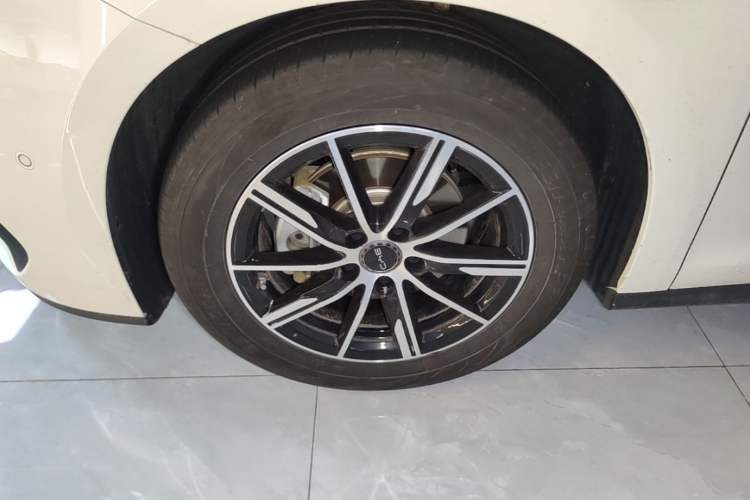 Used BYD Seal 06 New Energy 2025 DM-i Smart Drive 120KM Deluxe Model Left Front Wheel Hub