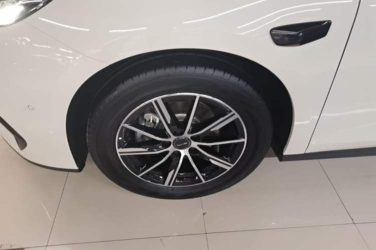 Used BYD Seal 06 New Energy 2025 DM-i Smart Drive 120KM Deluxe Model Left Front Wheel Hub