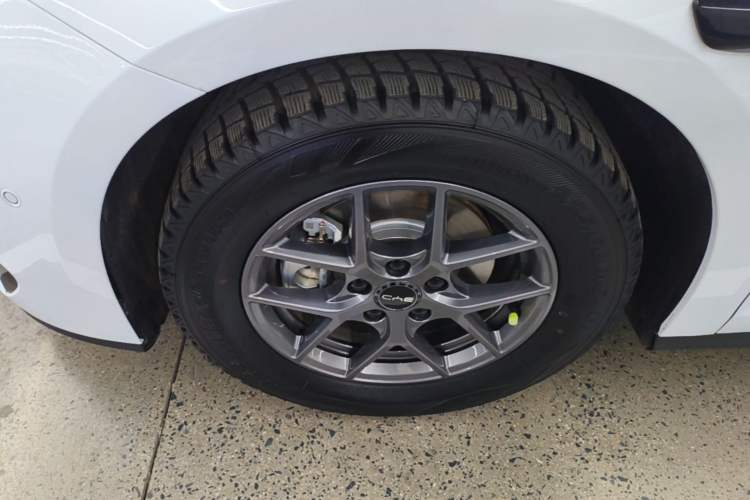 Used BYD Seal 06 New Energy 2025 DM-i Smart Drive 80KM Luxury Model Left Front Wheel Hub