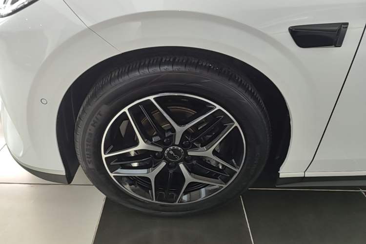 Used BYD Seal 06 New Energy 2025 EV 545KM Flagship Edition Left Front Wheel Hub