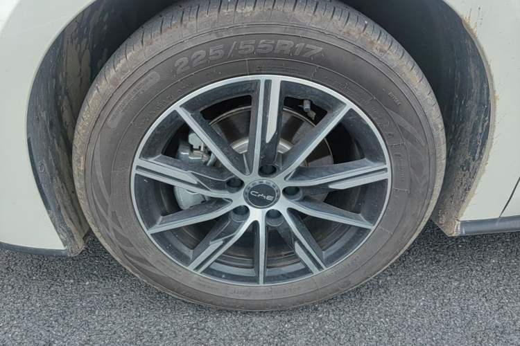 Used BYD Seal 06 New Energy 2025 DM-i Smart Drive 120KM Deluxe Model Left Front Wheel Hub