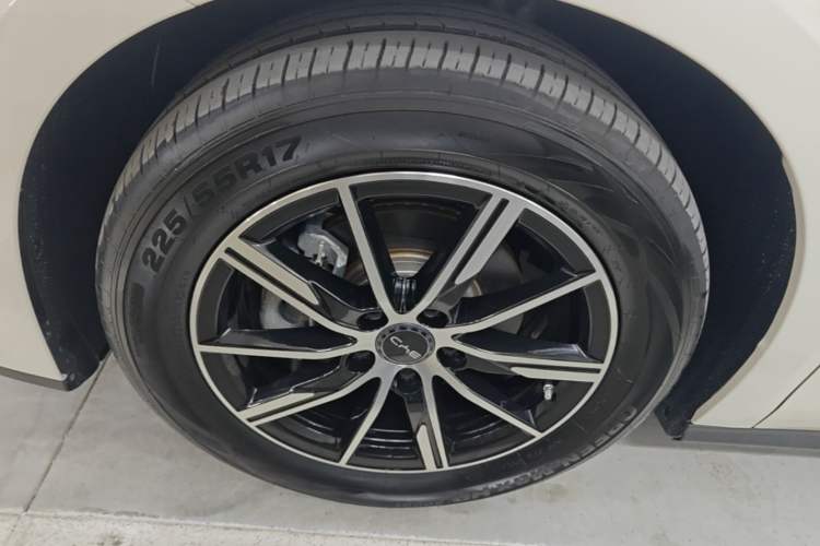 Used BYD Seal 06 New Energy 2025 DM-i Smart Drive 120KM Deluxe Model Left Front Wheel Hub
