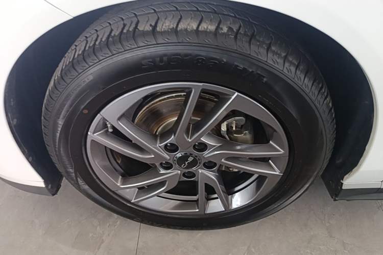 Used BYD Seal 06 New Energy 2025 EV 545KM Premium Edition Left Front Wheel Hub