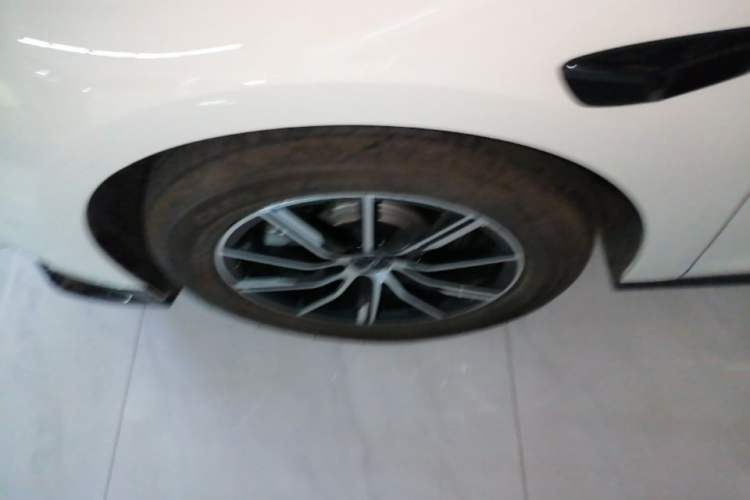Used BYD Seal 06 New Energy 2025 DM-i Smart Drive 80KM Prestige Model Left Front Wheel Hub