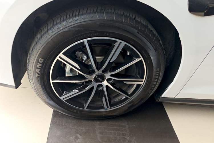 Used BYD Seal 06 New Energy 2025 DM-i Smart Drive 120KM Deluxe Model Left Front Wheel Hub