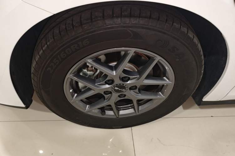 Used BYD Seal 06 New Energy 2025 DM-i Smart Drive 80KM Luxury Model Left Front Wheel Hub