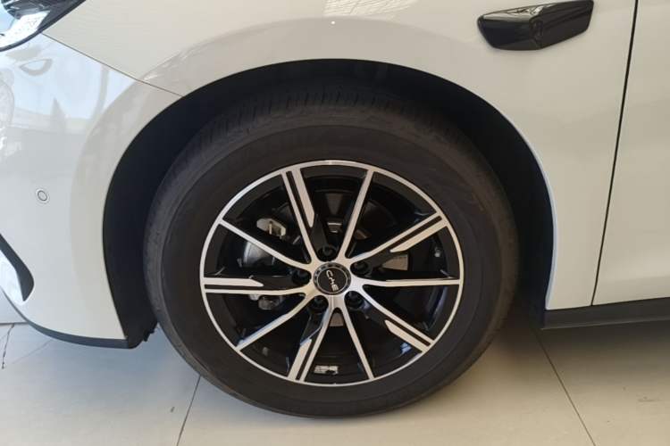 Used BYD Seal 06 New Energy 2025 DM-i Smart Drive 120KM Prestige Model Left Front Wheel Hub