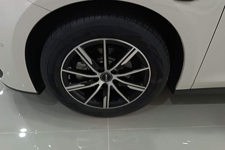Used BYD Seal 06 New Energy 2025 DM-i Smart Drive 120KM Deluxe Model Left Front Wheel Hub