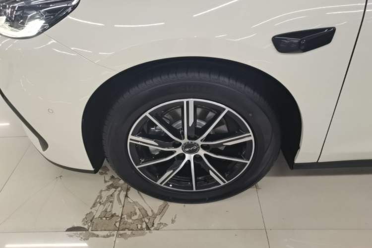 Used BYD Seal 06 New Energy 2025 DM-i Smart Drive 120KM Prestige Model Left Front Wheel Hub