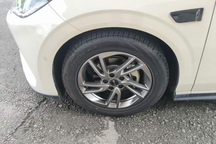 Used BYD Seal 06 New Energy 2025 EV 470KM Prestige Edition Left Front Wheel Hub