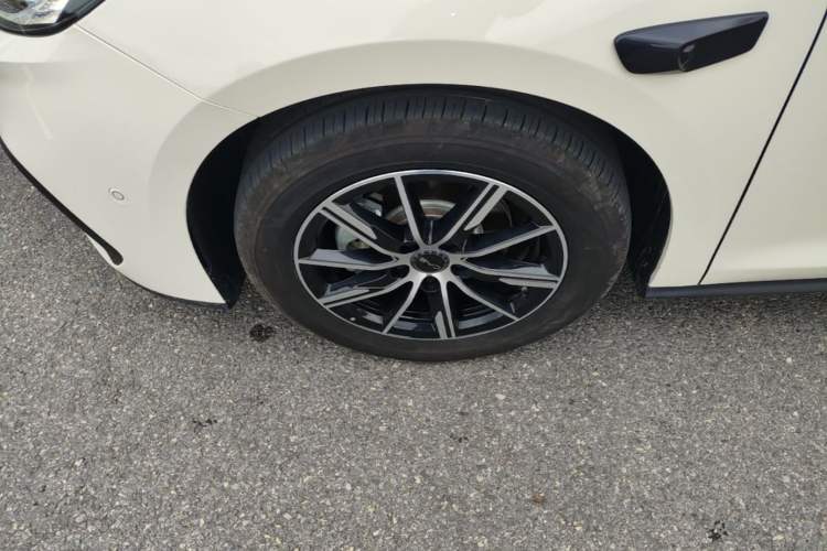 Used BYD Seal 06 New Energy 2025 DM-i Smart Drive 120KM Prestige Model Left Front Wheel Hub