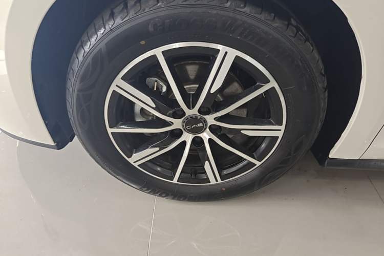 Used BYD Seal 06 New Energy 2025 DM-i Smart Drive 120KM Deluxe Model Left Front Wheel Hub