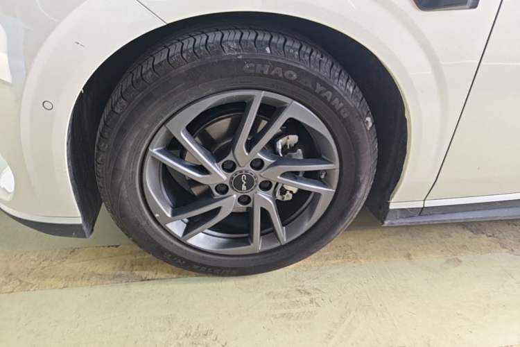Used BYD Seal 06 New Energy 2025 EV 545KM Premium Edition Left Front Wheel Hub