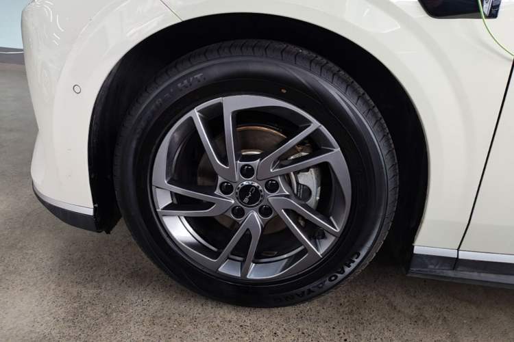 Used BYD Seal 06 New Energy 2025 EV 470KM Prestige Edition Left Front Wheel Hub