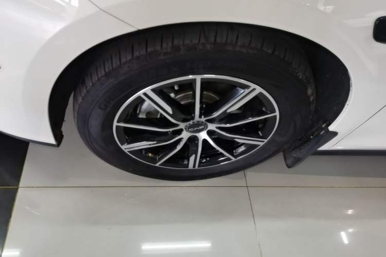 Used BYD Seal 06 New Energy 2025 DM-i Smart Drive 120KM Prestige Model Left Front Wheel Hub