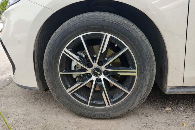 Used BYD Seal 06 New Energy 2025 DM-i Smart Drive 120KM Deluxe Model Left Front Wheel Hub