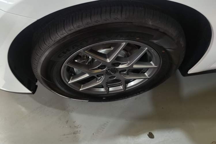Used BYD Seal 06 New Energy 2025 DM-i Smart Drive 80KM Luxury Model Left Front Wheel Hub