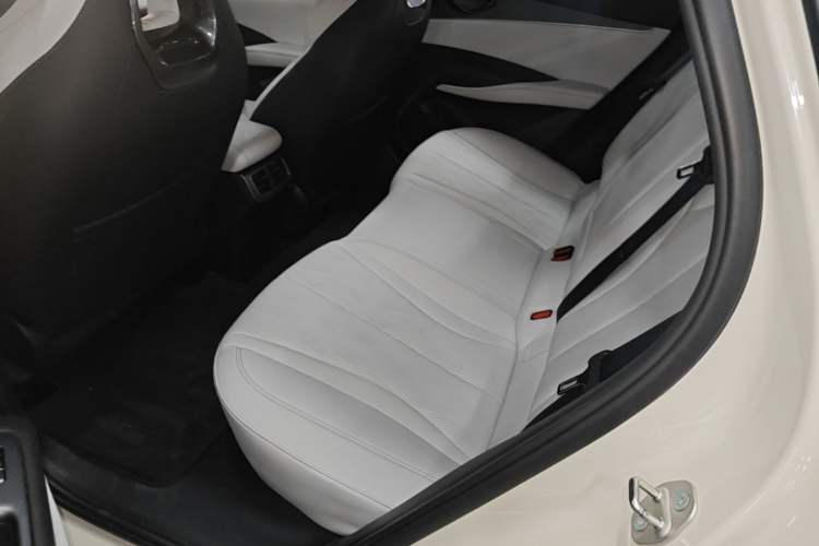 Used BYD Seal 06 New Energy 2025 DM-i Smart Drive 120KM Deluxe Model Left Rear Seat