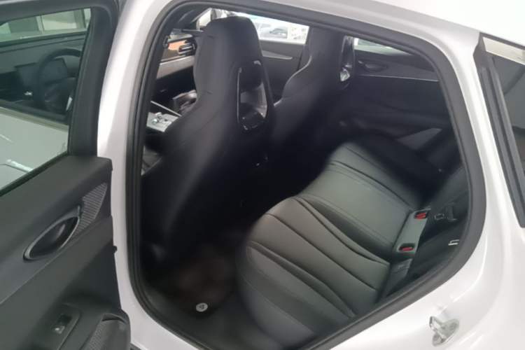 Used BYD Seal 06 New Energy 2025 DM-i Smart Drive 80KM Prestige Model Left Rear Seat