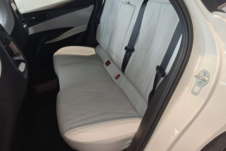 Used BYD Seal 06 New Energy 2025 DM-i Smart Drive 120KM Deluxe Model Left Rear Seat
