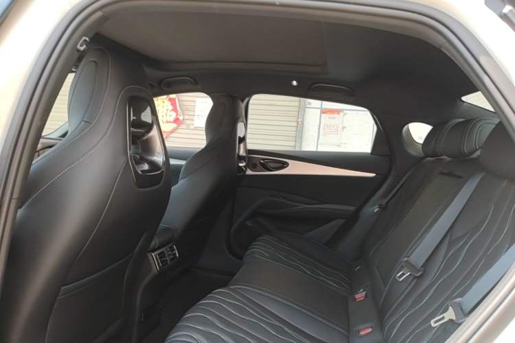 Used BYD Seal 06 New Energy 2025 DM-i Intelligent Drive 120KM Flagship Model Left Rear Seat