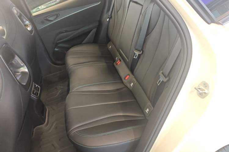 Used BYD Seal 06 New Energy 2025 DM-i Smart Drive 120KM Deluxe Model Left Rear Seat