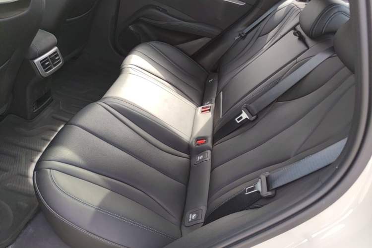Used BYD Seal 06 New Energy 2025 DM-i Smart Drive 120KM Deluxe Model Left Rear Seat