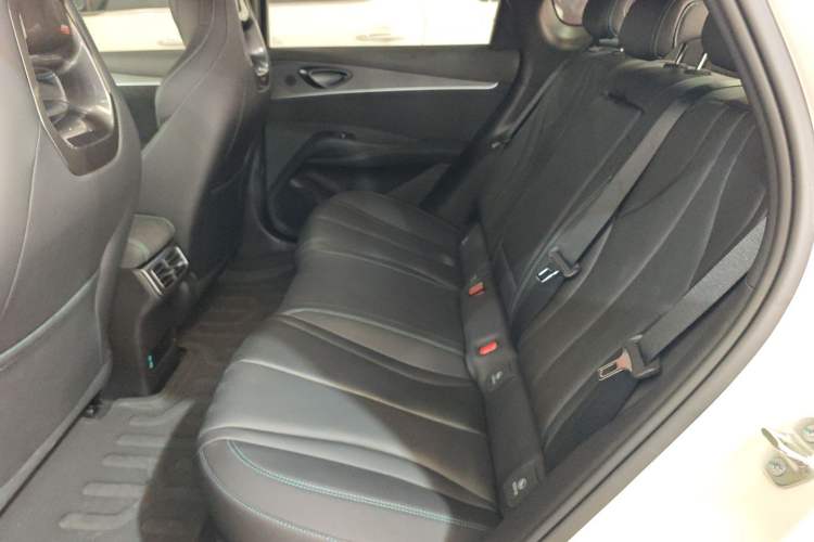 Used BYD Seal 06 New Energy 2025 DM-i Smart Drive 120KM Deluxe Model Left Rear Seat