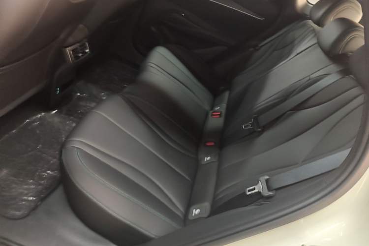 Used BYD Seal 06 New Energy 2025 DM-i Smart Drive 120KM Prestige Model Left Rear Seat