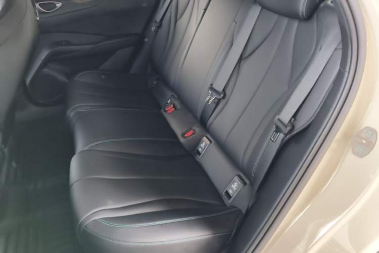 Used BYD Seal 06 New Energy 2025 EV 470KM Prestige Edition Left Rear Seat