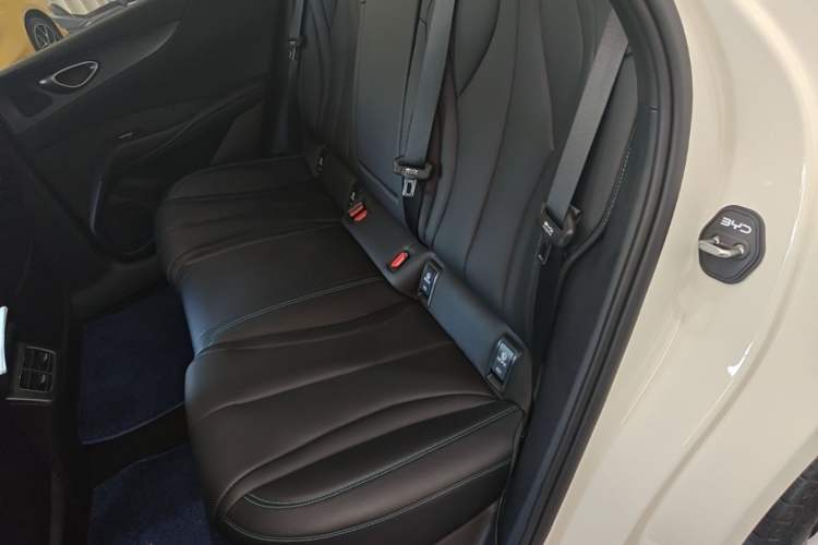 Used BYD Seal 06 New Energy 2025 EV 545KM Premium Edition Left Rear Seat