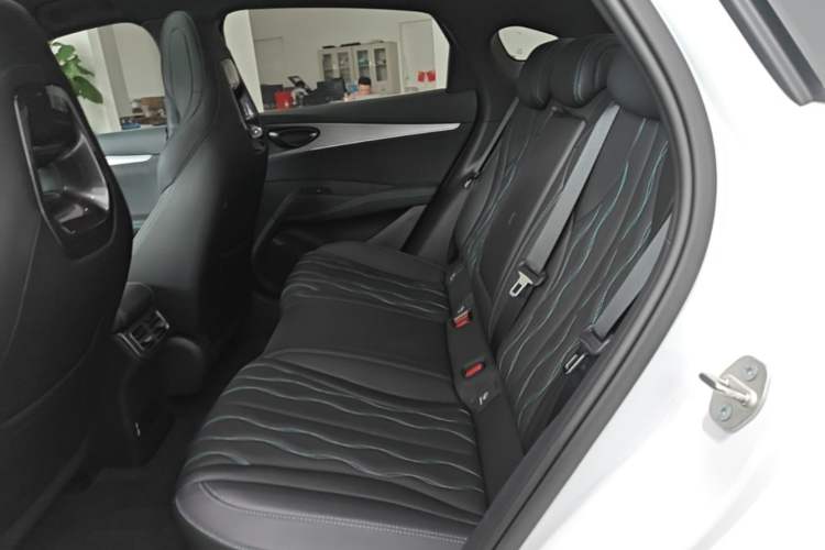 Used BYD Seal 06 New Energy 2025 DM-i Intelligent Drive 120KM Flagship Model Left Rear Seat