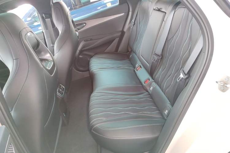 Used BYD Seal 06 New Energy 2025 DM-i Intelligent Drive 120KM Flagship Model Left Rear Seat