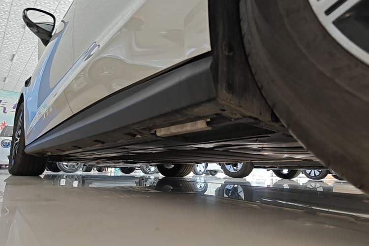 Used BYD Seal 06 New Energy 2025 DM-i Smart Drive 120KM Deluxe Model Left Side Sill